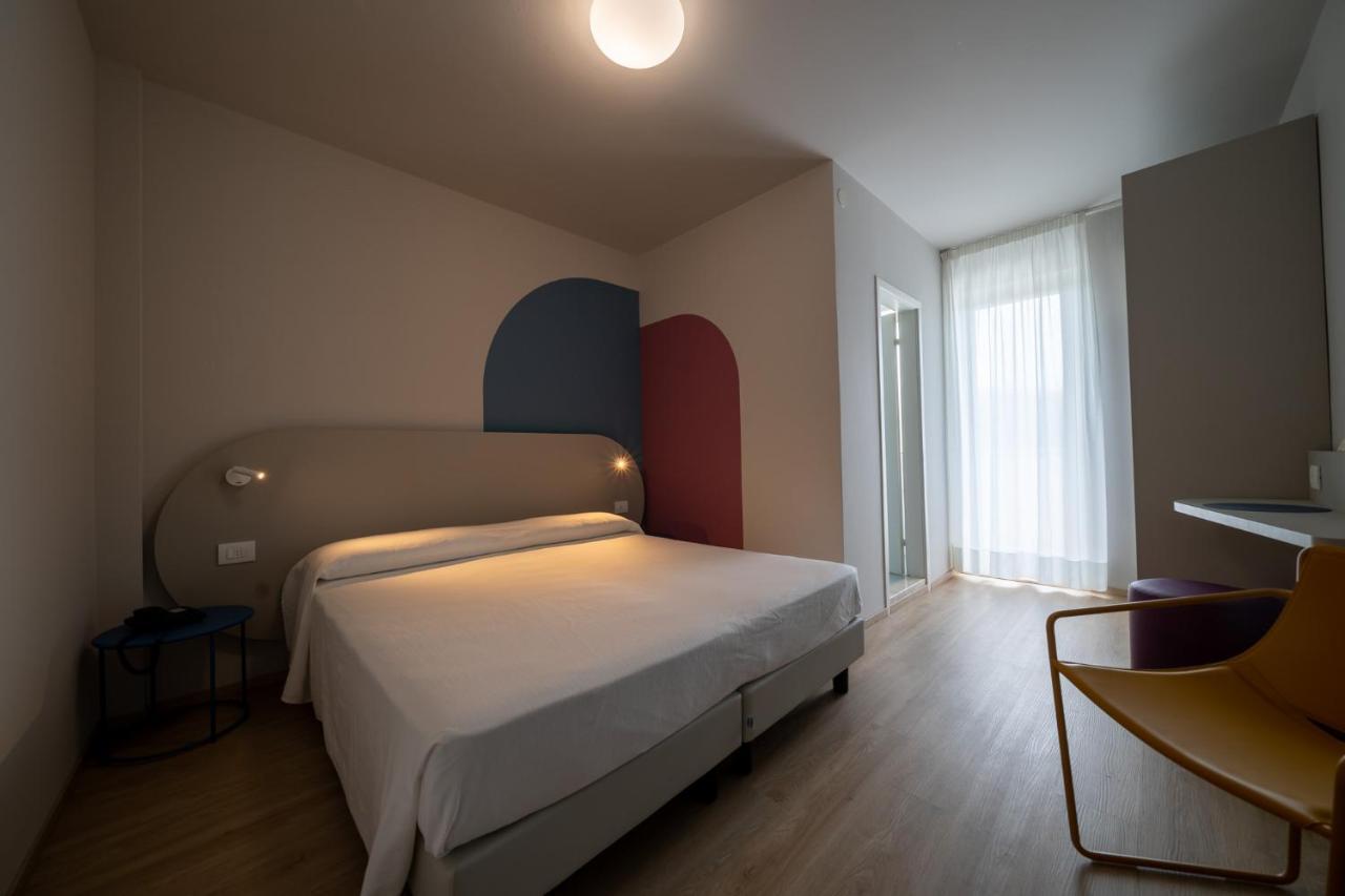 Hotel Smeraldo لينانو سابيادورو المظهر الخارجي الصورة