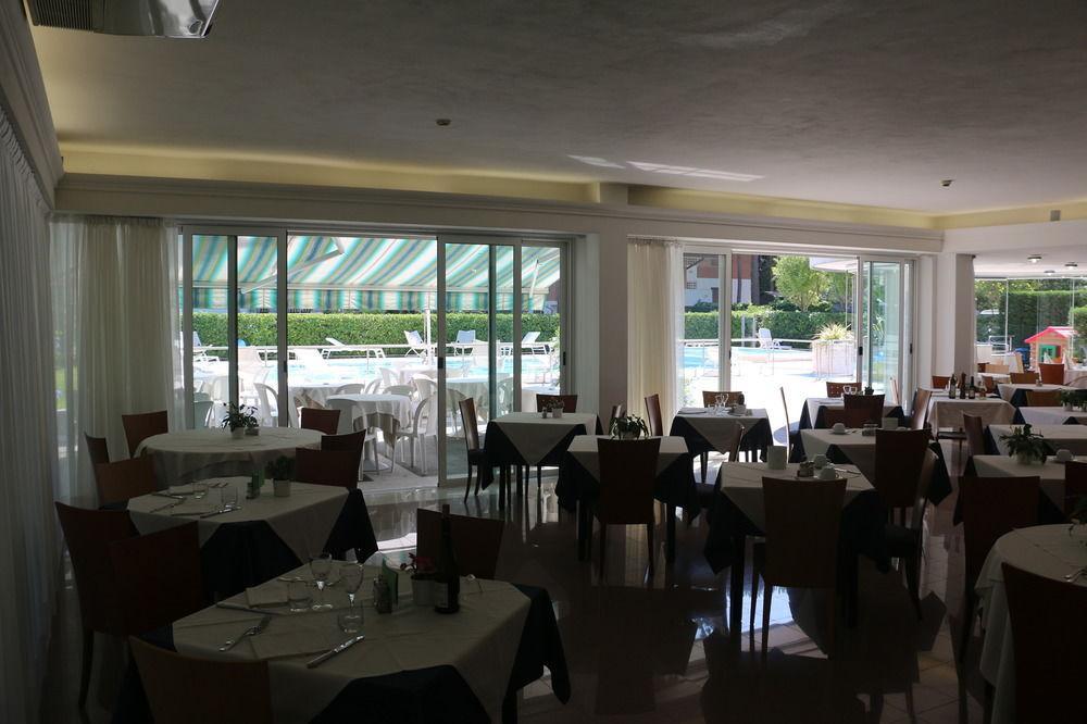 Hotel Smeraldo لينانو سابيادورو المظهر الخارجي الصورة